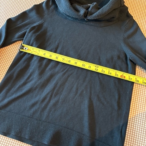 Oakley Women’s black knit sweater. Size small - Picture 10 of 15